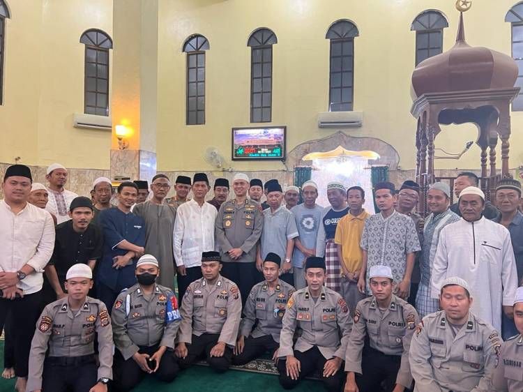 Pesan Irjen Dadang Kepada Kapolsek Medan Area Lewat Subuh Berjemaah