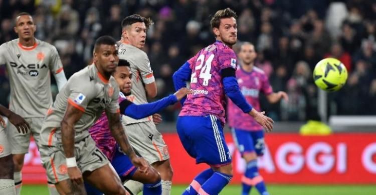 Juventus Mepet Napoli,  Umpan Silang di Menit 87 Kandaskan Udinese