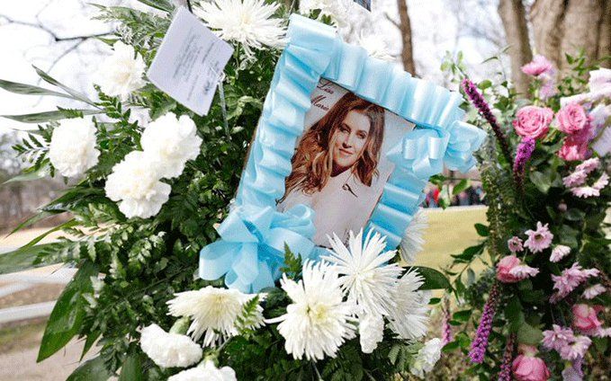 Upacara Penghormatan Terakhir Lisa Marie Presley Dihadiri Ratusan Pelayat