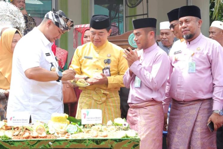 Hadiri Peringatan HAB Ke-77, Bupati Anggarkan Honor Untuk Penyuluh Agama
