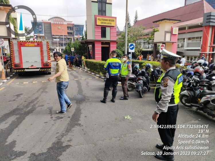 Gedung Riset Politeknik  Negeri Terbakar, Disebut  Gegara Main Korek Api
