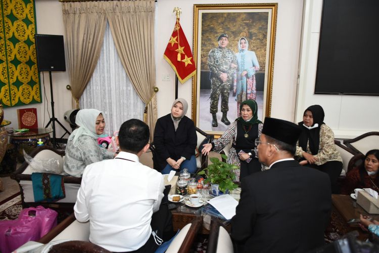 Dekranasda Sumut Kumpulkan Pengrajin Tenun Persiapkan HPN 2023