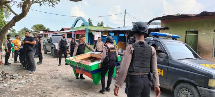 Personil Gabungan Ringkus Provokator Hingga Amankan Alat-alat Judi dan Hisap Narkoba di Jermal XV
