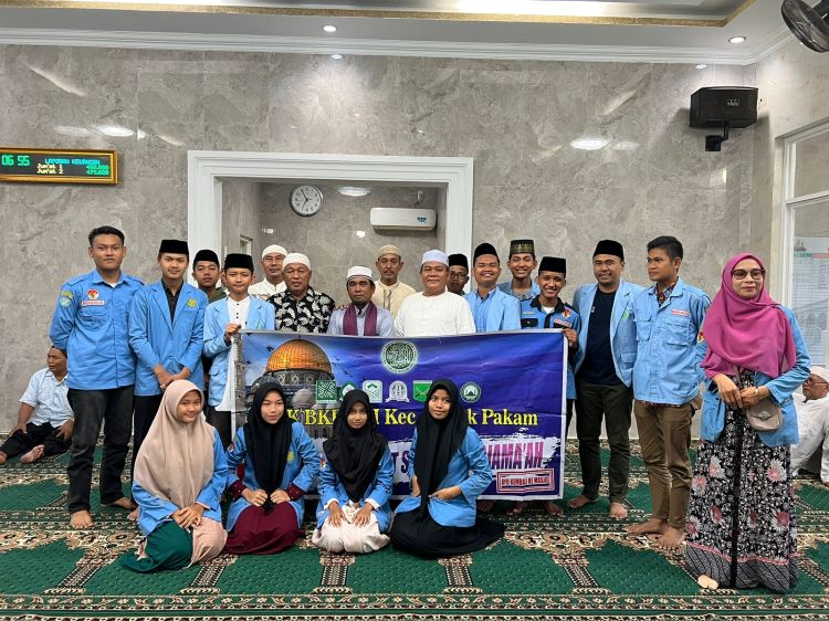 Ketua BKPRMI Imam Subuh Berjamaah di Mesjid Al Hidayah BSP Lubuk Pakam