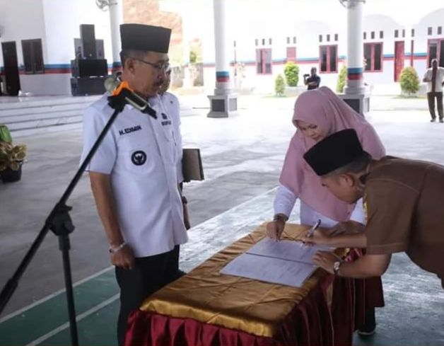 Kasek dan Pengawas TK, SD, SMP Dilantik, Bupati Ajak Pasang Niat Tulus dan Ikhlas