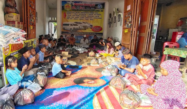 PT HATRA Tour and Travel Gelar Baksos ke Puluhan Warga