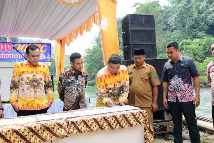 Dongkrak PAD, Bupati Labura Resmikan 6 Desa Wisata