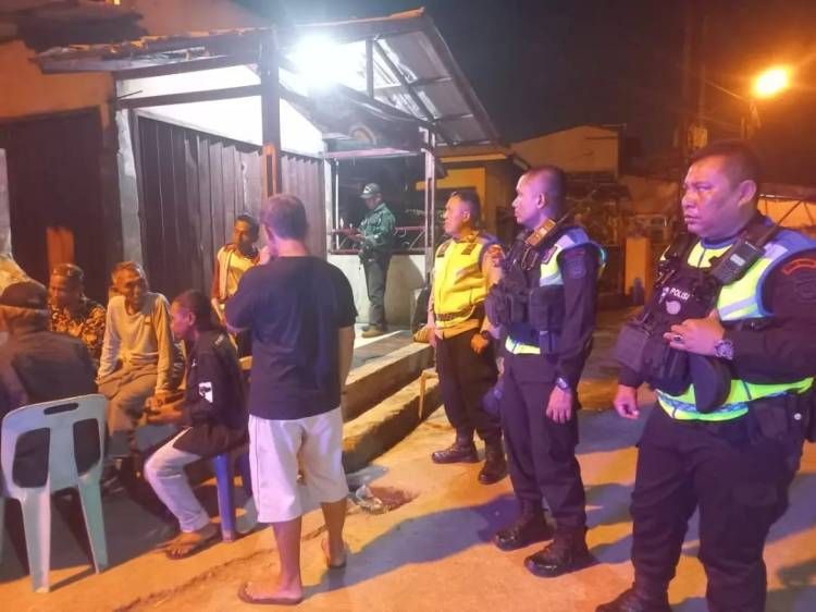 Satu Pleton Brimob Polda Sumut Diturunkan  Jaga Sitkamtibmas Belawan