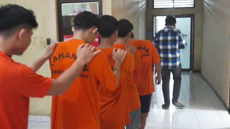 Polrestabes Medan Tindak 10 Gerombolan Bermotor Bersenjata Tajam