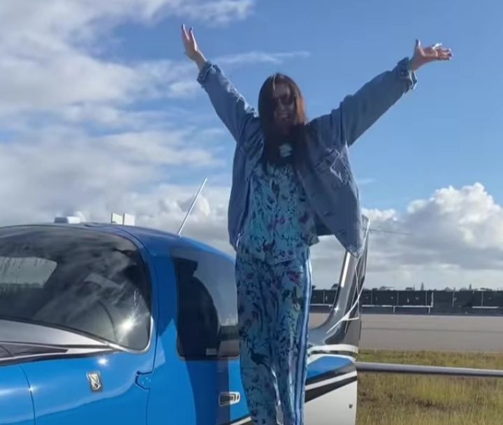 Raline Shah Terbangkan Pesawat Sendiri di Amerika