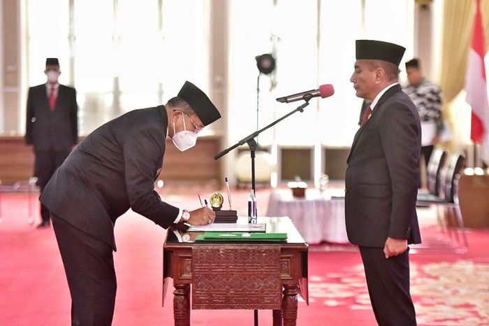 Edy Rahmayadi Lantik 38 Pejabat Eselon II dan 12 Eselon III