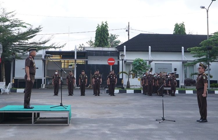 Masuki Awal Tahun 2023, Kajati Sumut Pimpinan Apel Pagi: Agar Seluruh Jajaran Tetap Kompak  dan Jaga Integritas