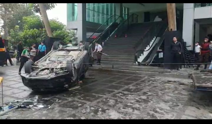 Honda Jazz Tabrak Pagar, Sopir Tewas 2 Penumpang Luka Berat