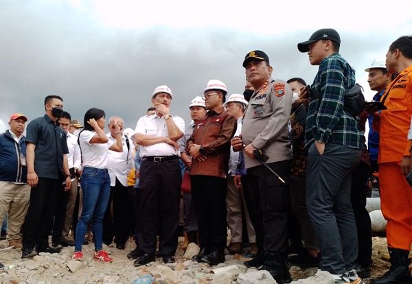 Tinjau Progres Pembangunan Venue F1H20 di Toba, Ini Permintaan Luhut kepada Bupati