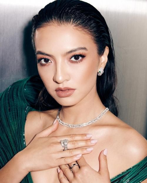 Model Rambut Artis Serta Ekspresi Menggemaskan, Dijamin Bikin Pria Klepek-klepek