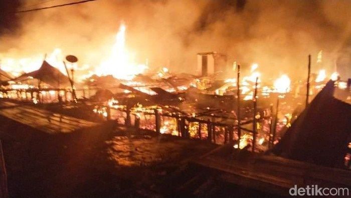14 Rumah Nelayan di Labura Ludes Terbakar