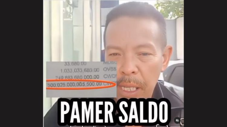 Viral ! Pria Kalimantan Pamer Saldo ATM Rp500 Triliun