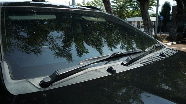 Mengapa Kaca Depan Mobil Dibuat Melengkung?