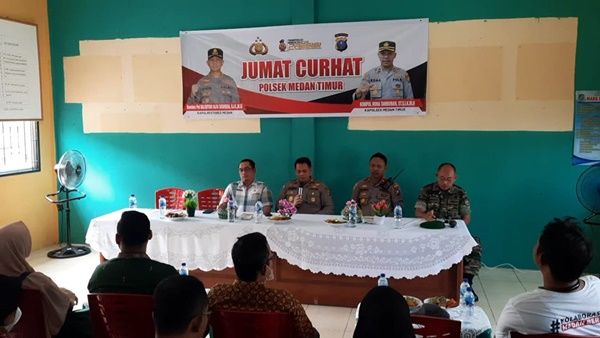Warga Curhat Susahnya Mengurus SIM kepada Waka Polrestabes Medan
