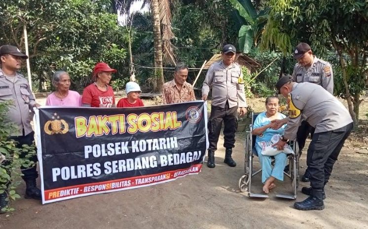 Polsek Kotarih Gelar Bakti Sosial di Desa Banjaran Godang