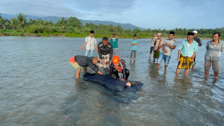 Santri Asal Riau yang Hanyut di Sungai Aek Singolot Madina Ditemukan Tewas