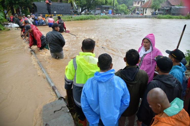Bertolak ke Semarang, Kepala BNPB Pastikan Penanganan Banjir Berjalan Baik