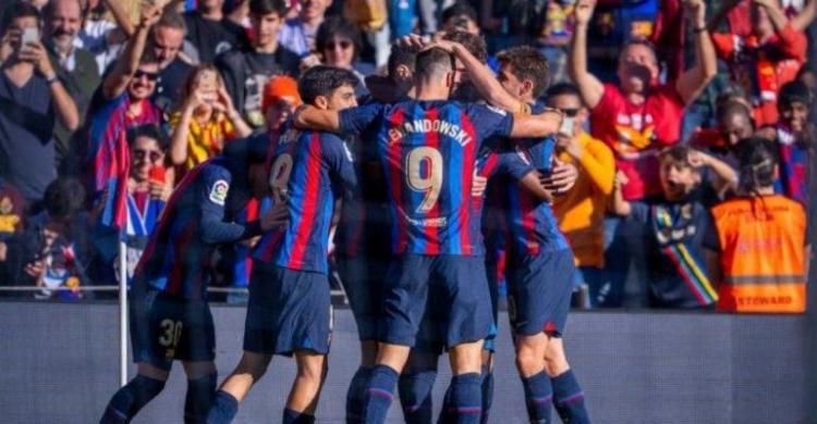 Sociedad Tembus 3 Besar,  Barca Ditempel El Real