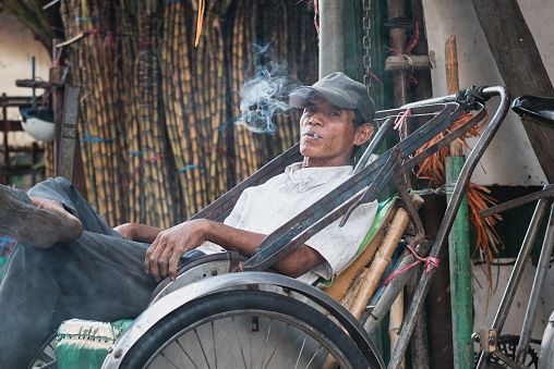 Rokok Pemicu Naiknya  Angka Kemiskinan di Sumut