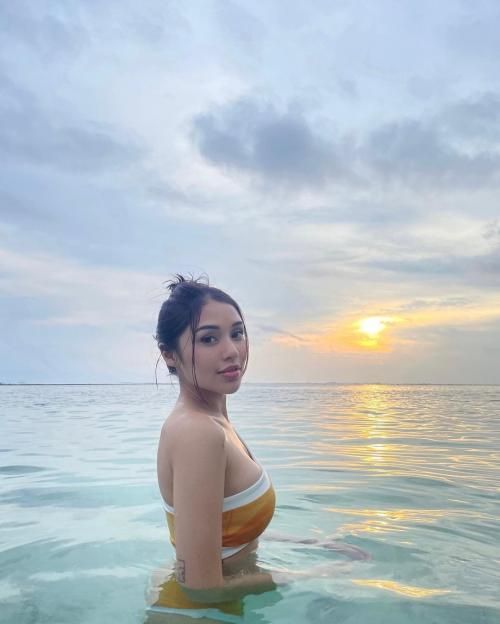 Gak Tahan ! Kenakan Bikini,  Lula Lahfah Sedot Kaum Pria