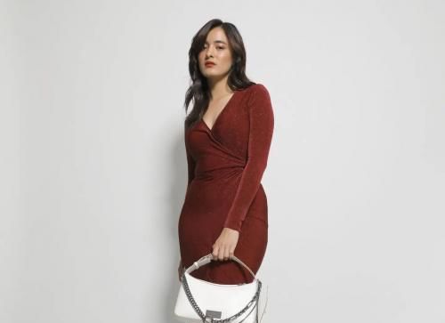 Tampil Mempesona dan Trendi,  Gaya Mawar Jadi Inspirasi