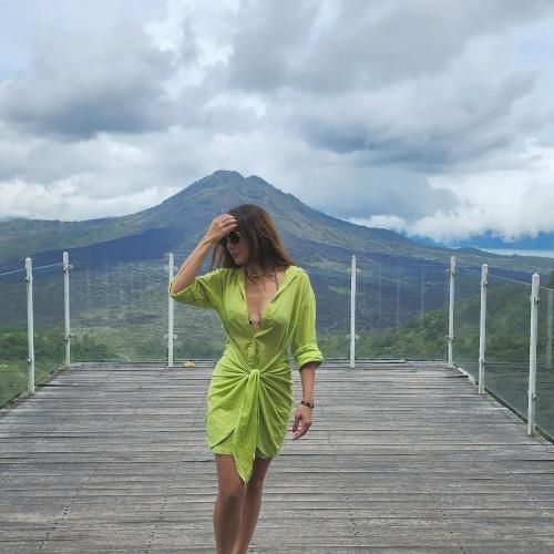 Gak Tahan, Bra Mbak  Wulan Sedikit Mengintip