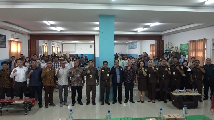 Jaksa Masuk Kampus UMI Medan, Sampaikan Dampak Media Sosial  Dan Sanksi Hukumnya
