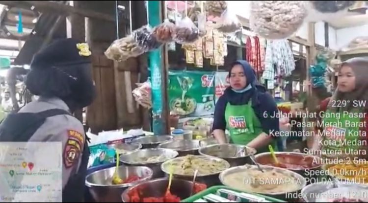 Srikandi Samapta Polda Sumut Lakukan Patroli Pasar