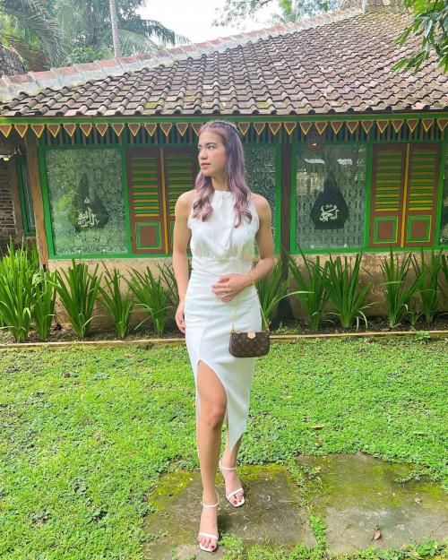 Cukup Mempesona, Kesan Tomboi Pevoli Cantik Berdarah NTT Bikin Pria Terpana