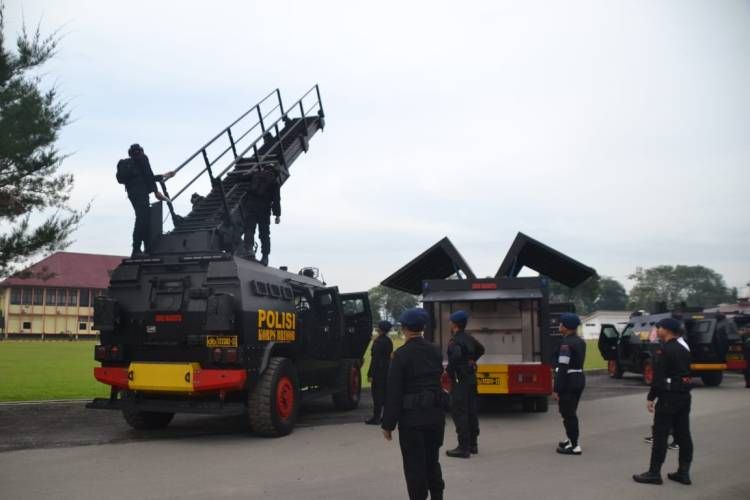 Anggota Brimob Polda Sumut Harus Tetap Siaga