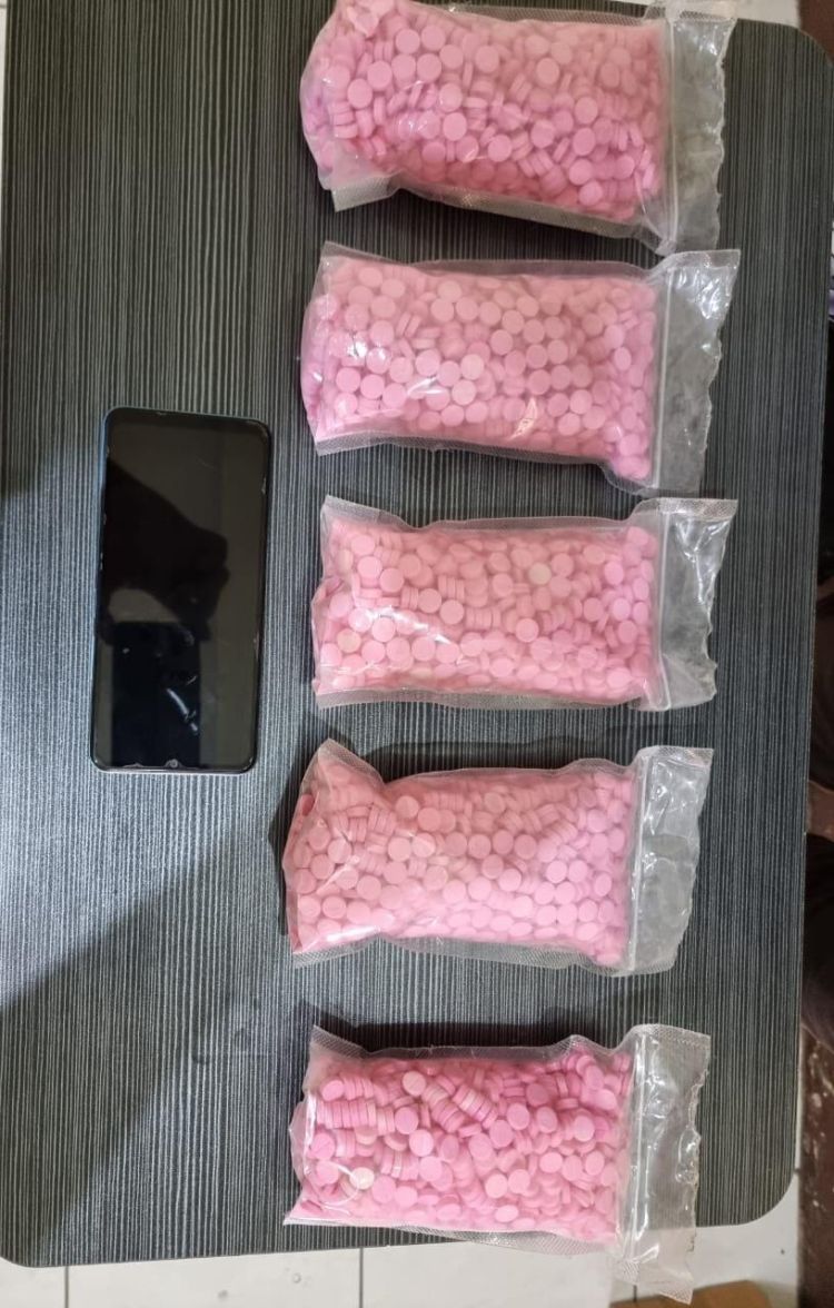 Dua Residivis Edarkan Ribuan Pil Ekstasi