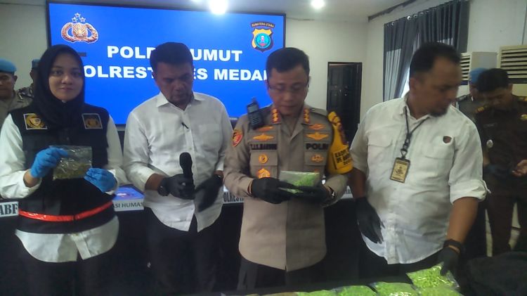 Empat Belas Ribu Lebih Ekstasi Dimusnahkan