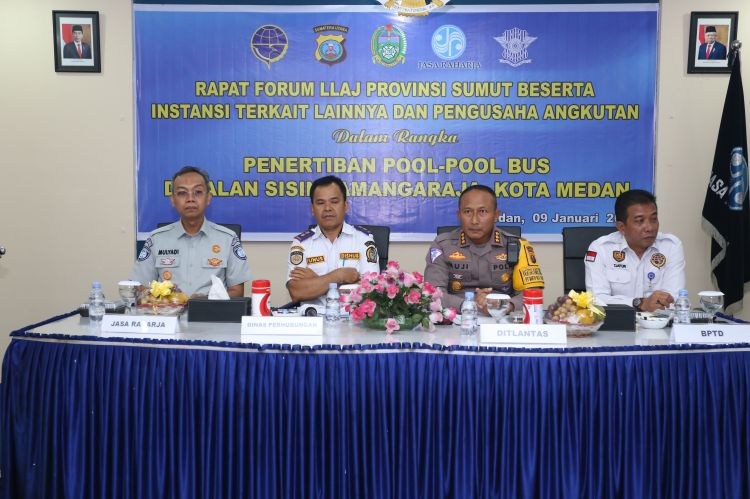 Mulai Hari Ini Angkutan Umum Dilarang Naik Turunkan Penumpang di SM Raja