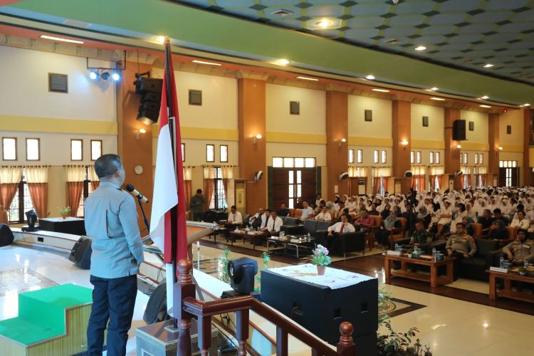 Kapolda Sumut  Didepan Ribuan Mahasiswa Institut Kesehatan Deli Husada Delitua