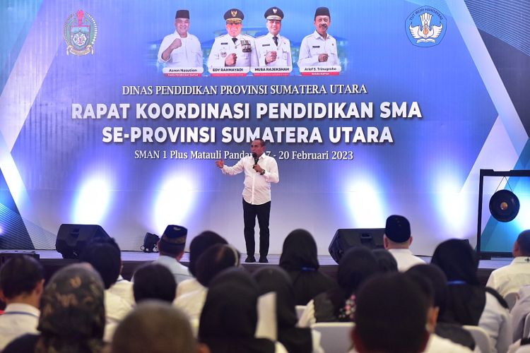 Gubsu Edy Rahmayadi Harapkan Guru jadi Teladan Siswa Setiap Saat