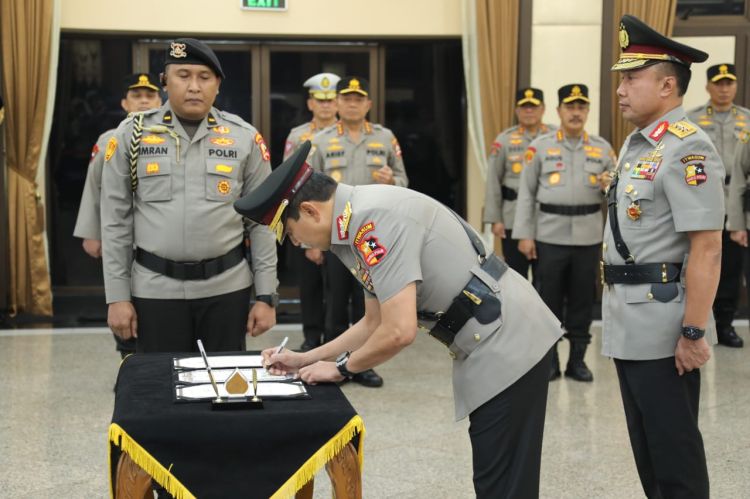 Kapolri Lantik Irwasum Komjen Ahmad Dofiri
