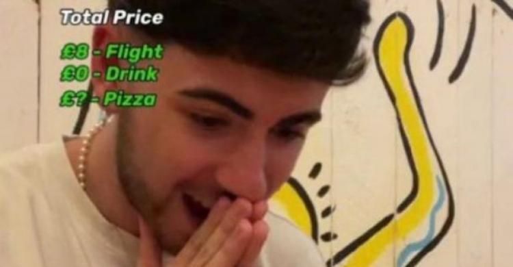 Terbang Dari Inggris Ke Italia Demi Makan Pizza