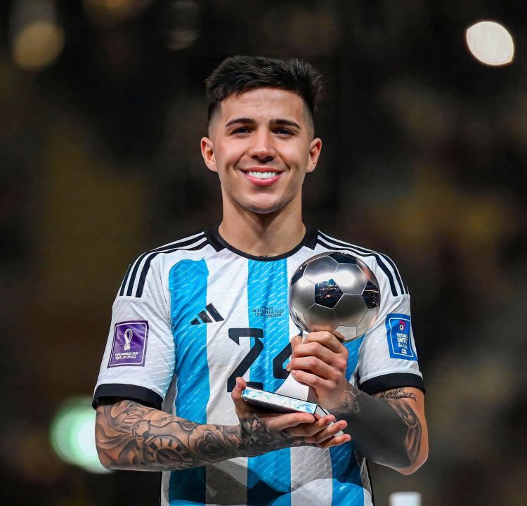 Chelsea Resmi Gaet Enzo Fernandez ke Stamford Bridge