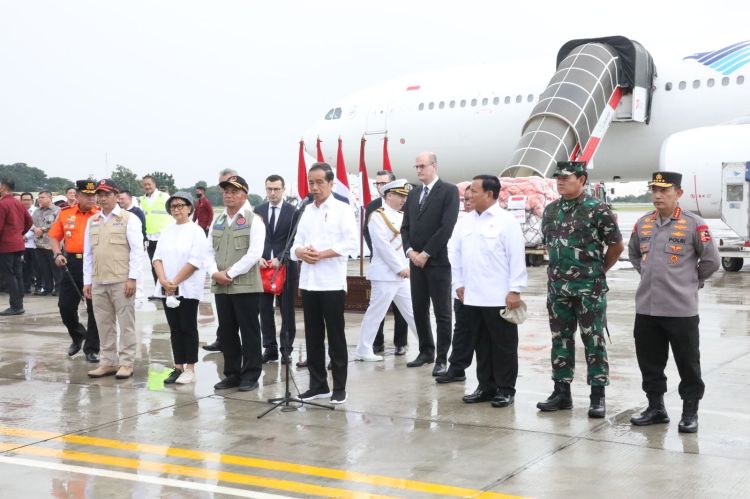 Jokowi Berangkatkan Dukungan Kemanusiaan Tahap Ketiga untuk Turki dan Suriah