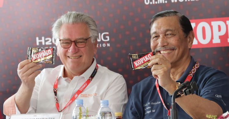 Dukung Ajang F1 Fowerboat   Danau Toba, Kopiko Gebrak Dunia