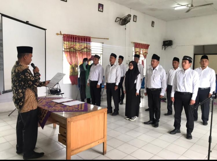 Panwaslu Dilantik, Panwascam Ingatkan ; Orang Meninggal dan Pindah Selalu Masuk DPS