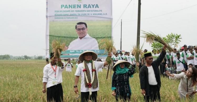 Tak Suka Stigma Petani Miskin, Moeldoko: Petani Indonesia Bisa Kaya, Bisa Sejahtera