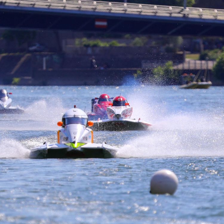 Siapa Pavoritmu ? Berikut   Baftar Tim Pembalap  F1 Powerboat Danau Toba