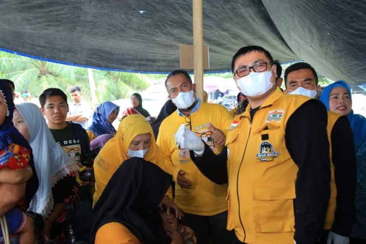 Sukseskan PIN, Bupati Labura Ikut Teteskan Vaksin Polio di Kualuh Hulu