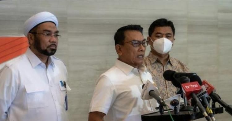 Ngabalin Pembela Moeldoko